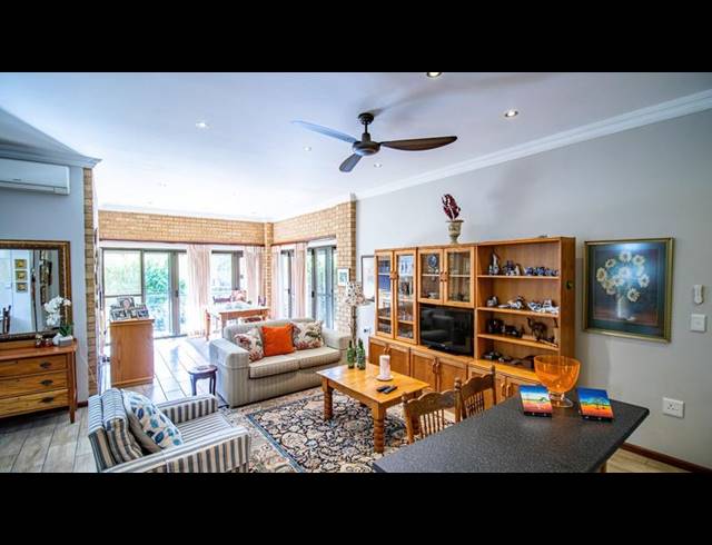 2 BEDROOM HOUSE FOR SALE IN RETIRE AT MIDSTREAM
